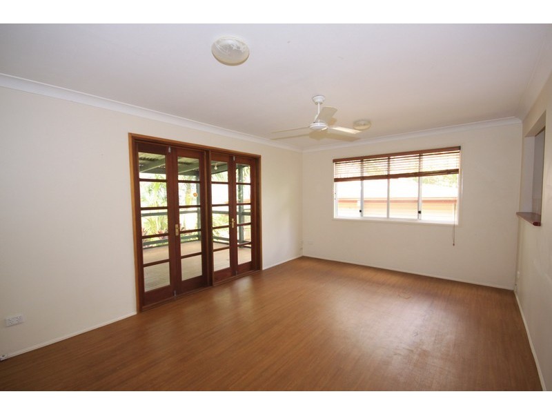 130 Western Road, Macleay Island QLD 4184