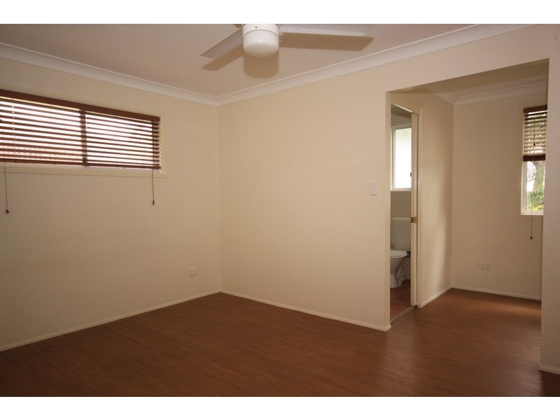 130 Western Road, Macleay Island QLD 4184