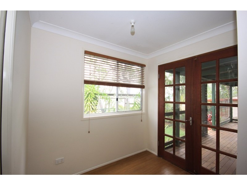 130 Western Road, Macleay Island QLD 4184