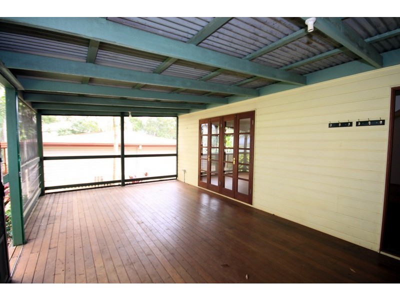 130 Western Road, Macleay Island QLD 4184