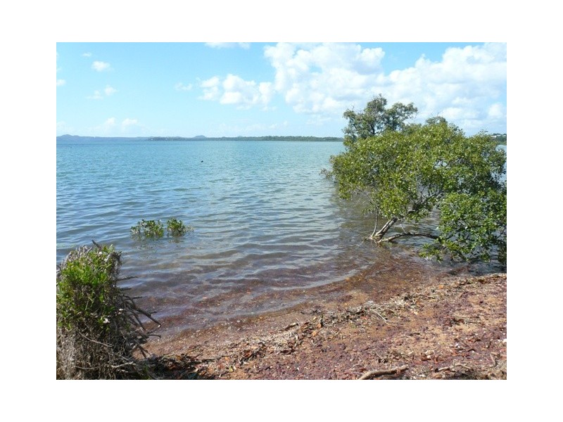 10 Coorong Street, Macleay Island QLD 4184