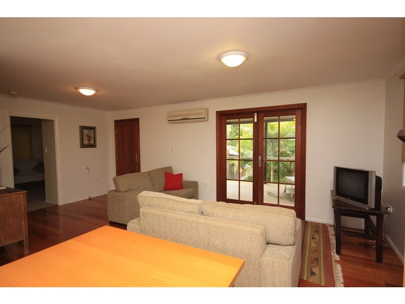 9 Aruma Street, Macleay Island QLD 4184