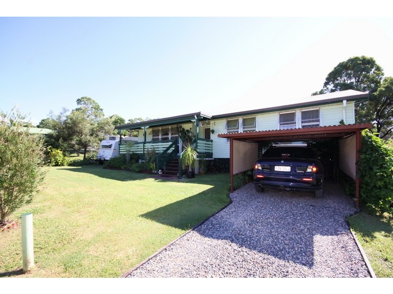 11 Lemontree Ave, Macleay Island QLD 4184