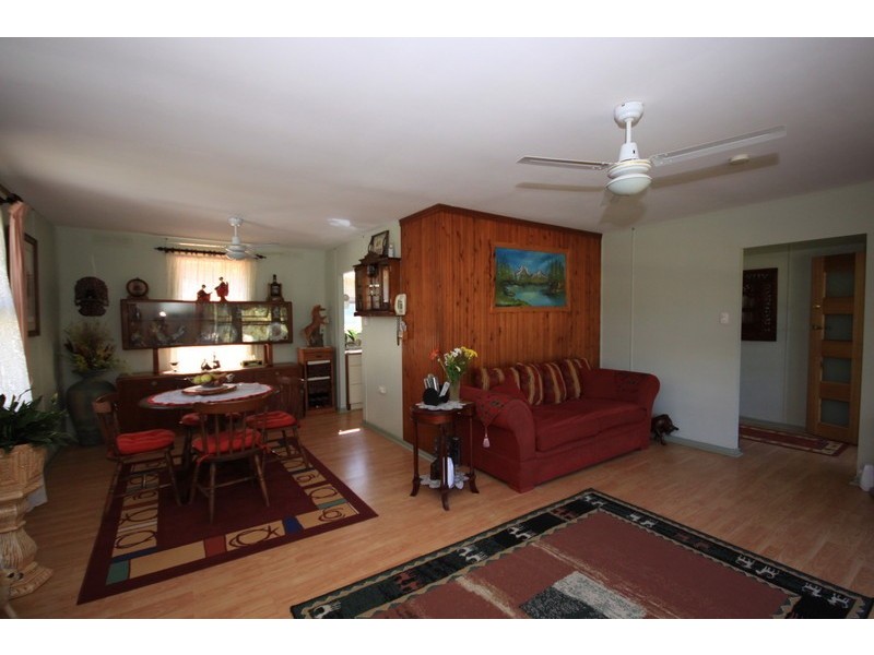 11 Lemontree Ave, Macleay Island QLD 4184