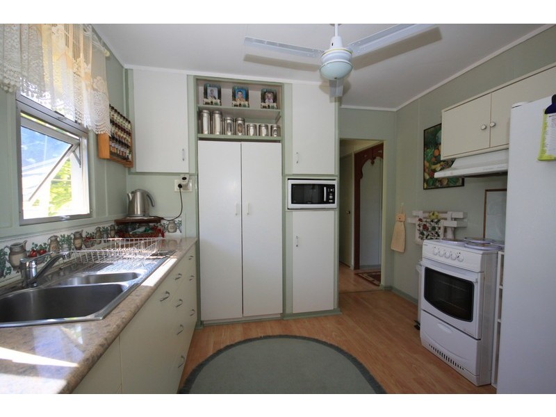 11 Lemontree Ave, Macleay Island QLD 4184