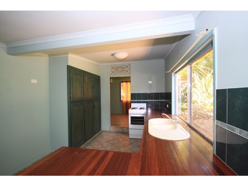 241 High Central Rd, Macleay Island QLD 4184