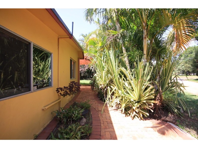 241 High Central Rd, Macleay Island QLD 4184