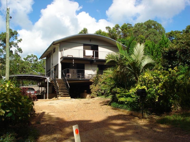 9 Helen Parade, Lamb Island QLD 4184