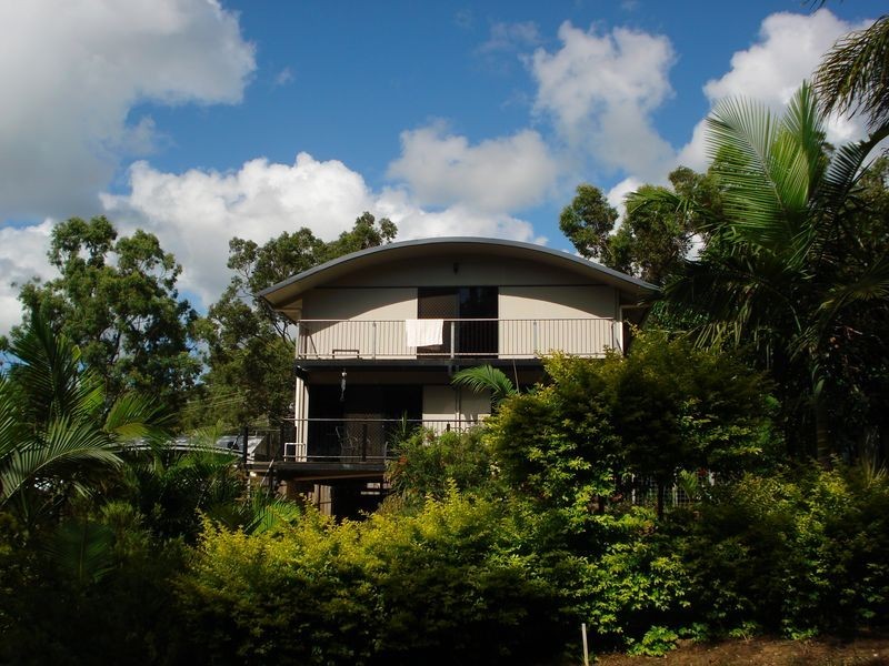 9 Helen Parade, Lamb Island QLD 4184