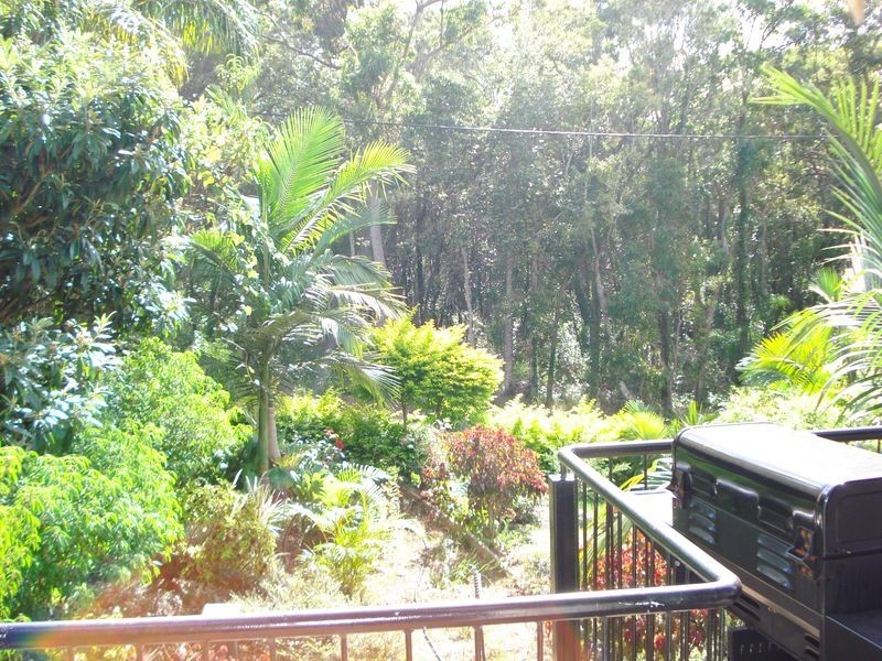 9 Helen Parade, Lamb Island QLD 4184