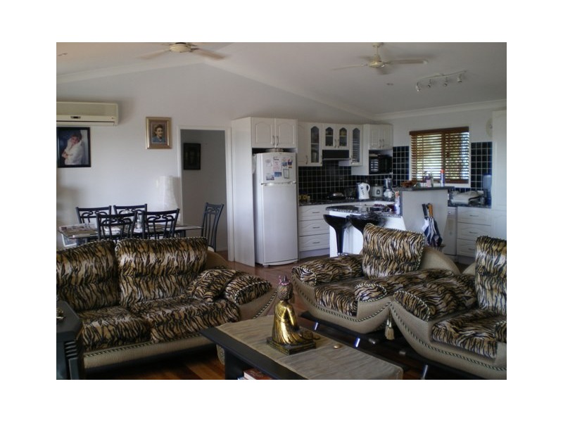 10 Kilto Lane, Macleay Island QLD 4184