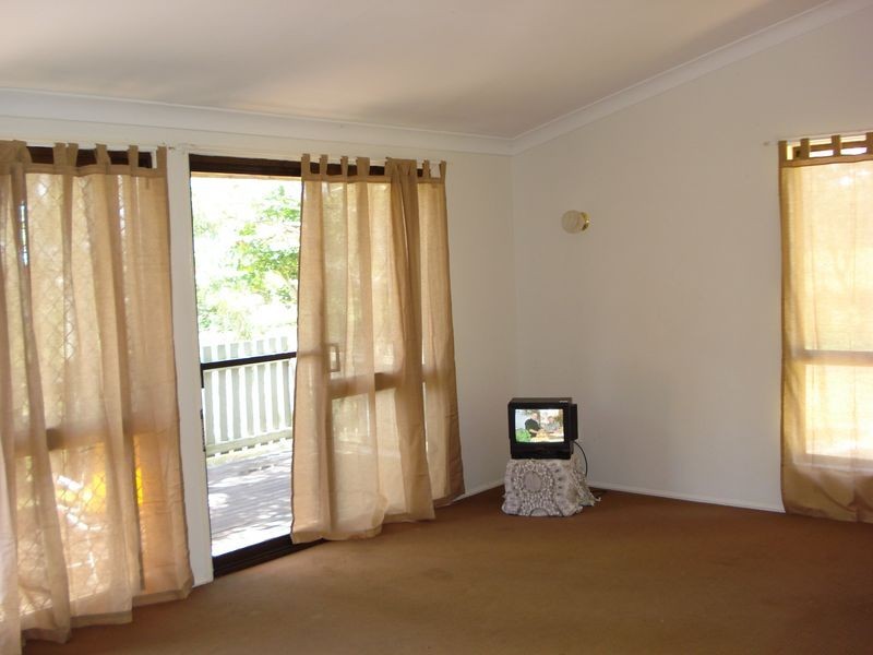 126 Lucas Drive, Lamb Island QLD 4184