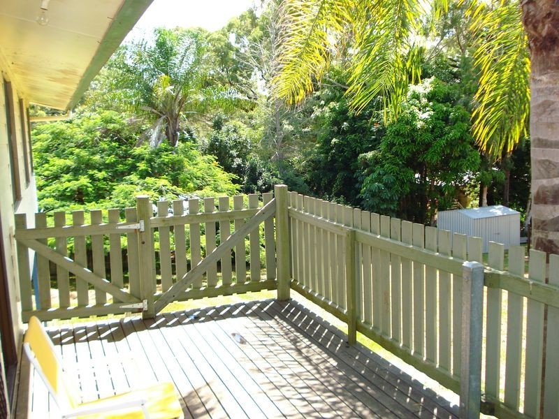 126 Lucas Drive, Lamb Island QLD 4184