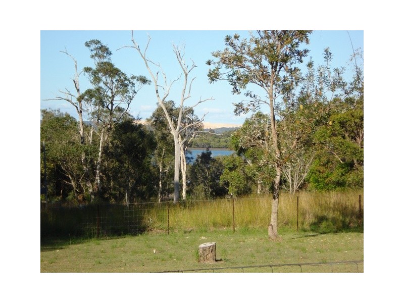 6-8 Weeroona Avenue, Macleay Island QLD 4184