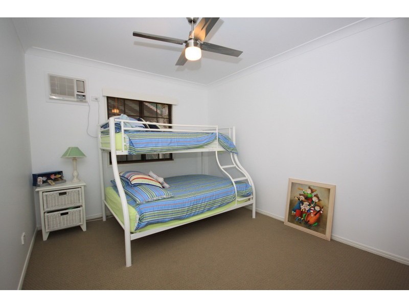 8 Emily Crescent, Macleay Island QLD 4184