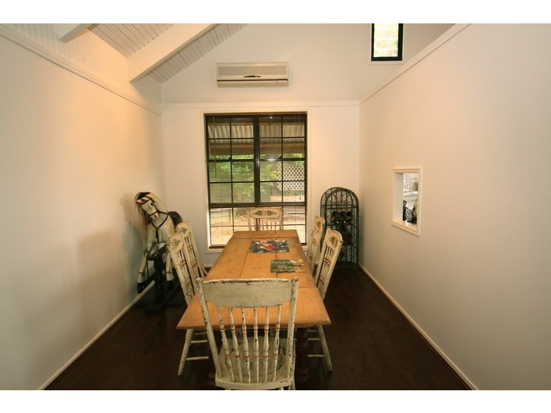 8 Emily Crescent, Macleay Island QLD 4184