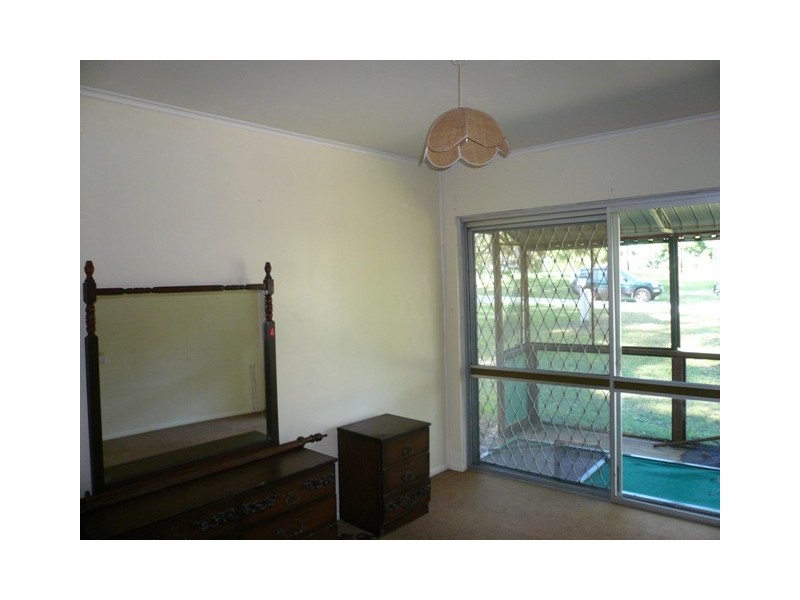 27 Noon-Muckle Street, Macleay Island QLD 4184