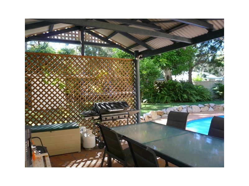 15 Kalara Street, Macleay Island QLD 4184