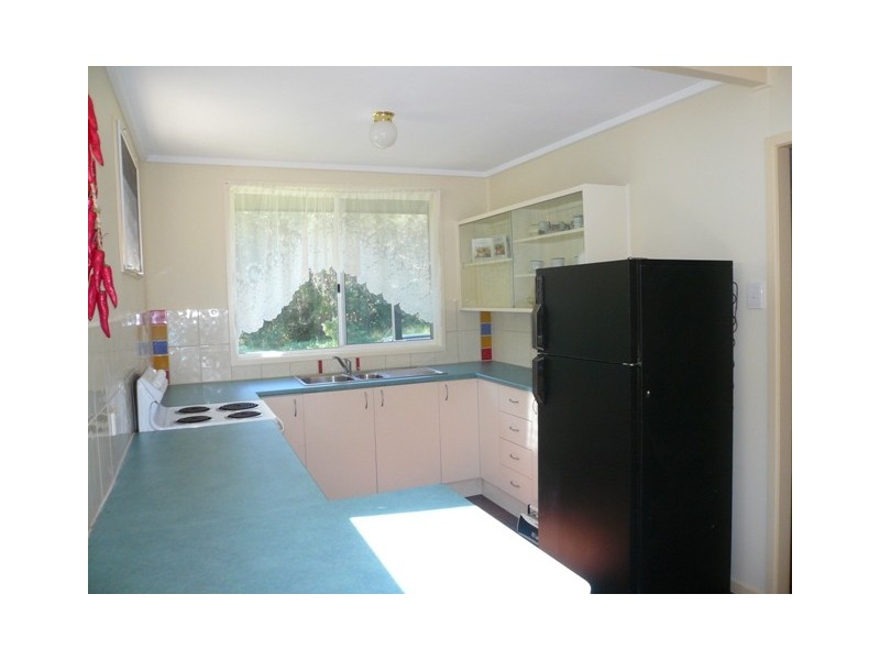 7 Lake Street, Macleay Island QLD 4184