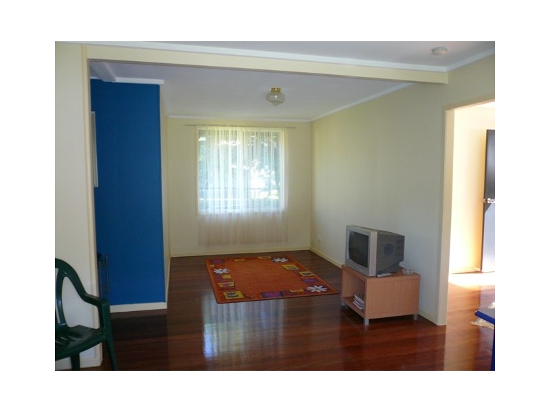 7 Lake Street, Macleay Island QLD 4184