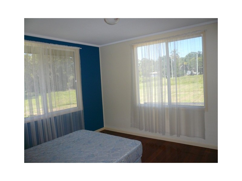 7 Lake Street, Macleay Island QLD 4184