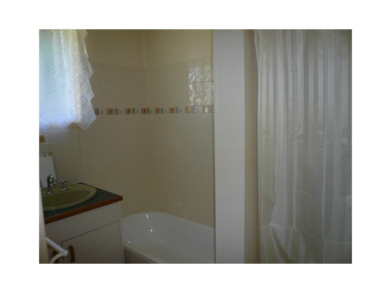 7 Lake Street, Macleay Island QLD 4184