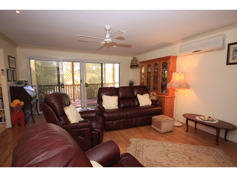 10  Dalpura Street, Macleay Island QLD 4184