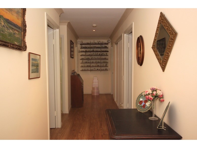 10  Dalpura Street, Macleay Island QLD 4184