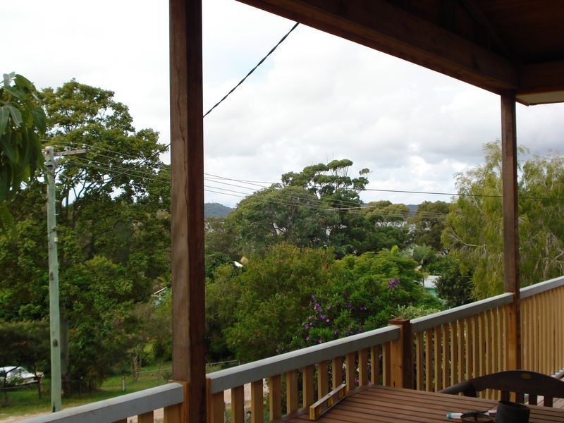 19 Pine Avenue, Lamb Island QLD 4184