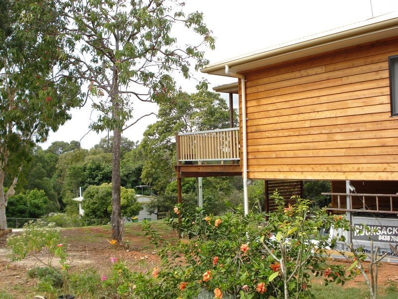 19 Pine Avenue, Lamb Island QLD 4184