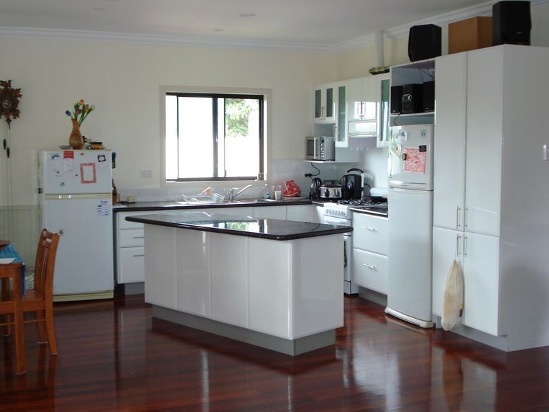 19 Pine Avenue, Lamb Island QLD 4184