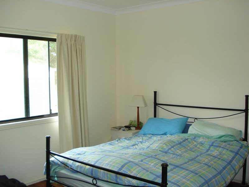 19 Pine Avenue, Lamb Island QLD 4184