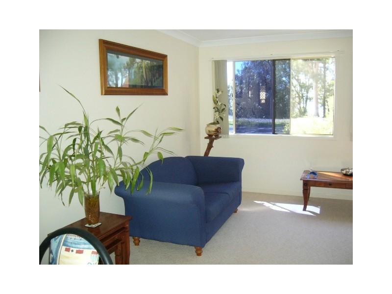 44 Calm Waters Crescent, Macleay Island QLD 4184