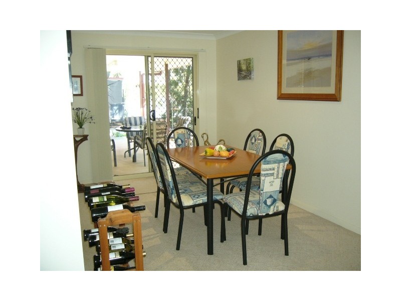 44 Calm Waters Crescent, Macleay Island QLD 4184