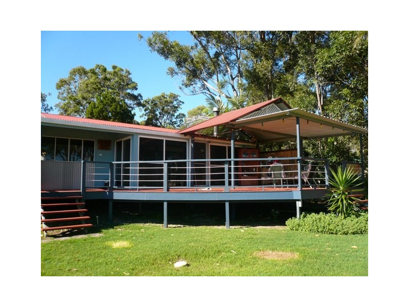 15 Attunga Street, Macleay Island QLD 4184
