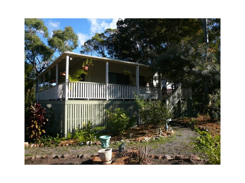 24 Warama Street, Macleay Island QLD 4184