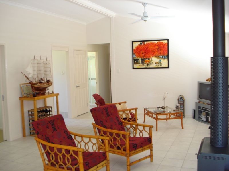 1 Link Street, Lamb Island QLD 4184