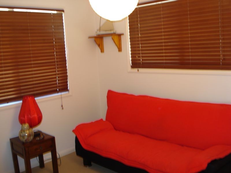 1 Link Street, Lamb Island QLD 4184
