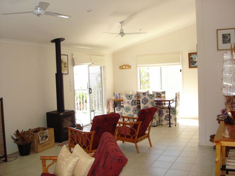 1 Link Street, Lamb Island QLD 4184