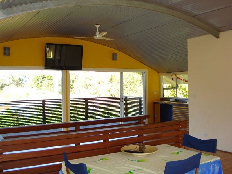 158 Lucas Drive, Lamb Island QLD 4184