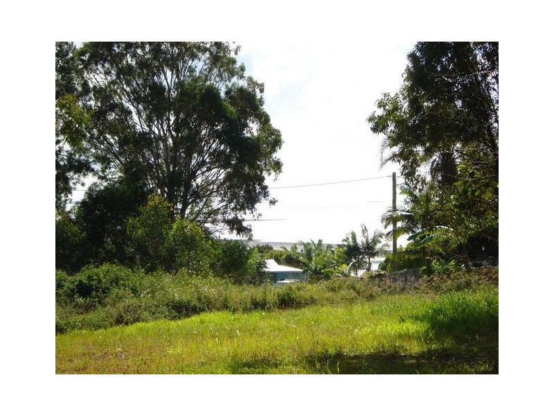 9 Paranka Street, Lamb Island QLD 4184
