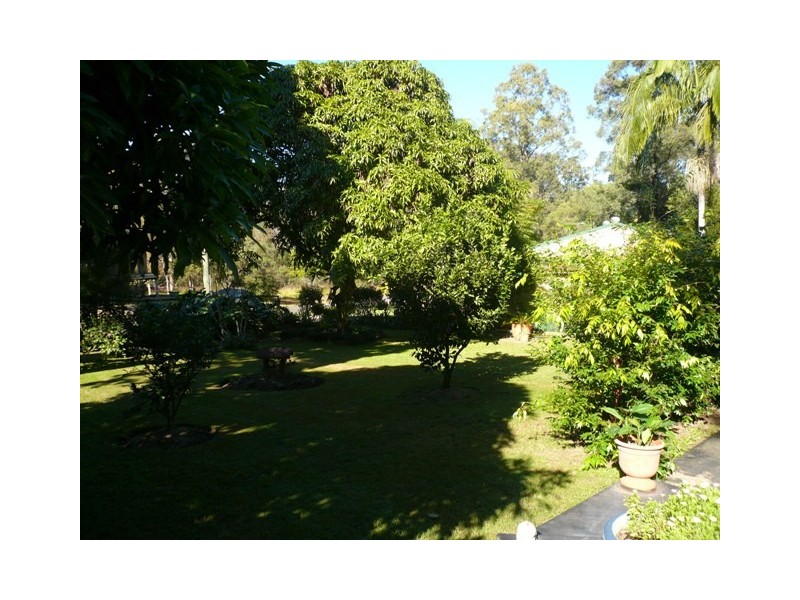 61 Lonicera Street, Macleay Island QLD 4184