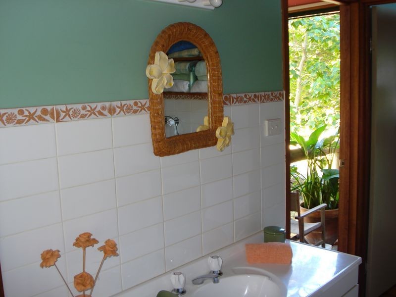 68 Treasure Island Avenue, Karragarra Island QLD 4184