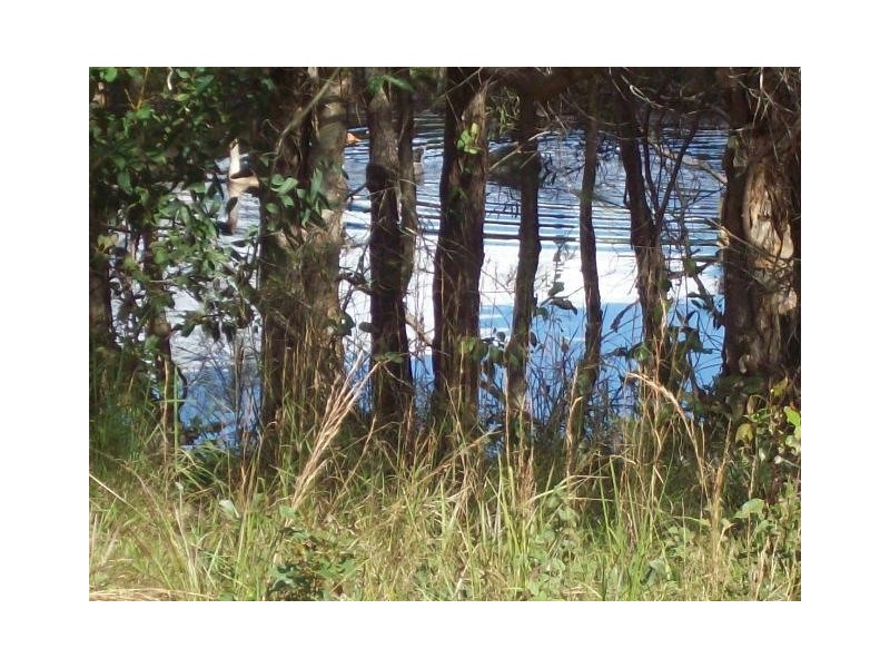 128 High Central Rd, Macleay Island QLD 4184