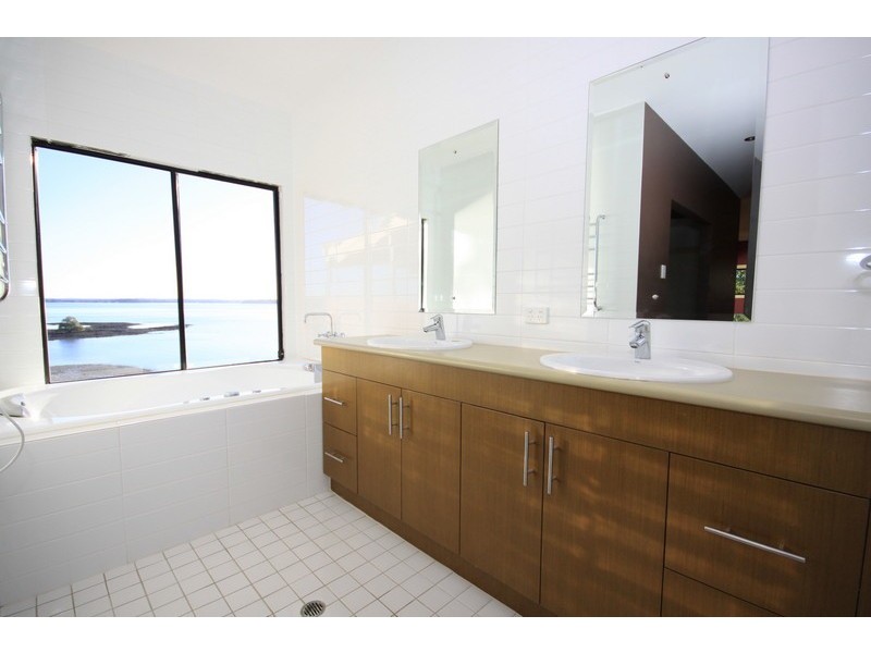 91 Coondooroopa Drive, Macleay Island QLD 4184