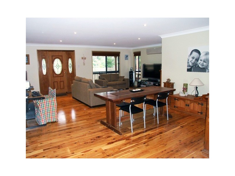 34 President Terrace, Macleay Island QLD 4184
