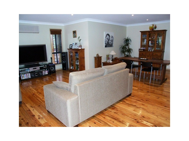 34 President Terrace, Macleay Island QLD 4184