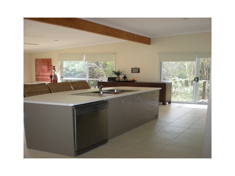 35 Francis Road, Macleay Island QLD 4184