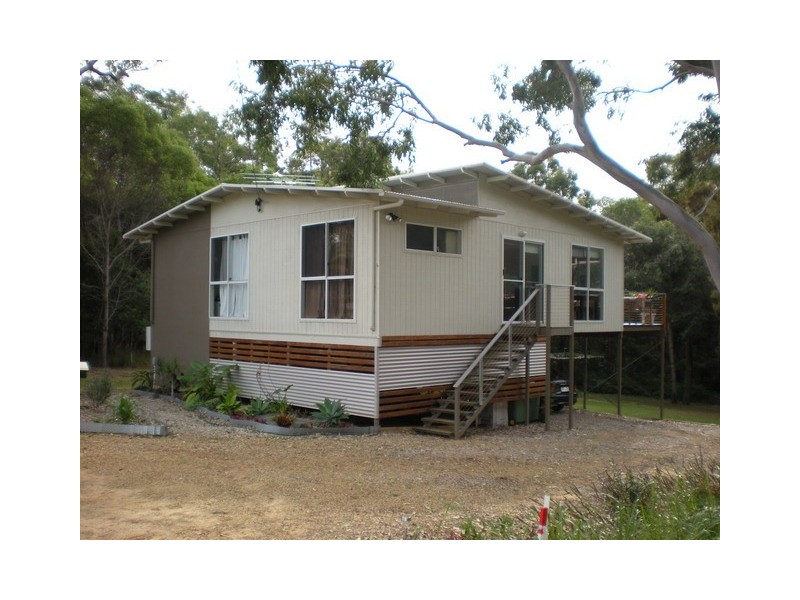 35 Francis Road, Macleay Island QLD 4184