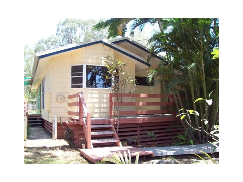 2 Wirralee St, Macleay Island QLD 4184